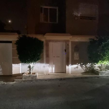 アリアナ L'Andalousia "10 Minutes From Airport"ヴィラ エクステリア 写真